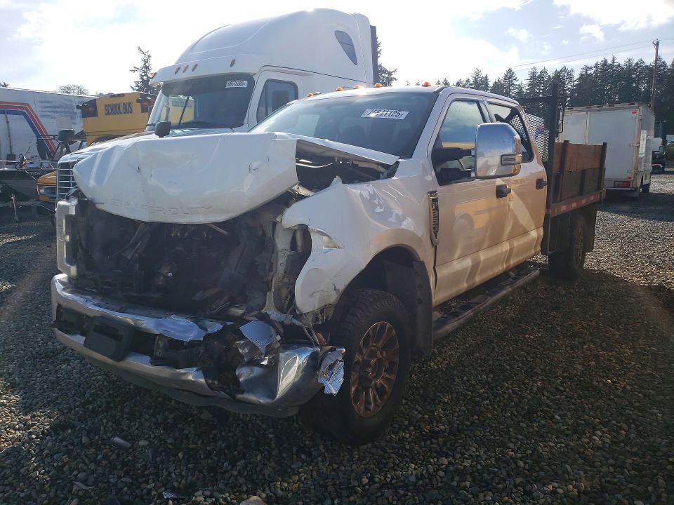 2017 Ford F350 Super Duty Flatbed Truck