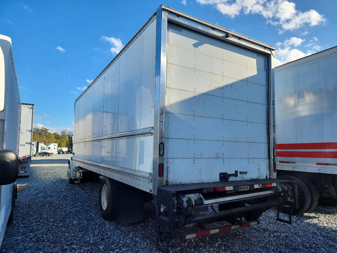 2016 Freigliner 2016 Freightliner Business Class M2 BOX Truck