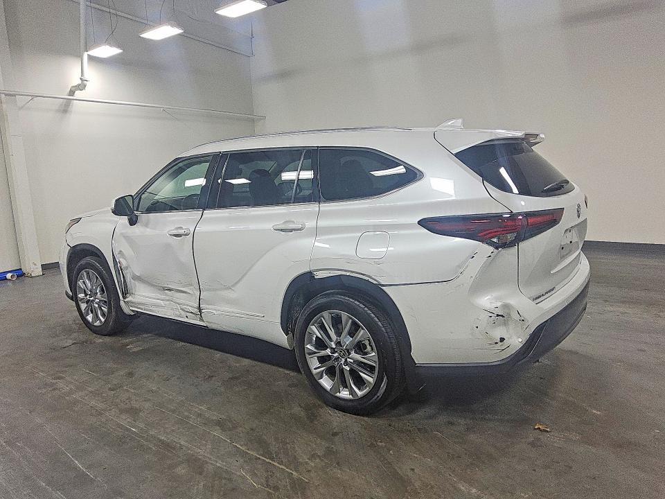 2025 Toyota Highlander Hybrid Limited