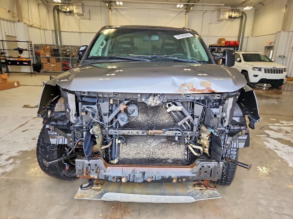 2014 Nissan Titan SV