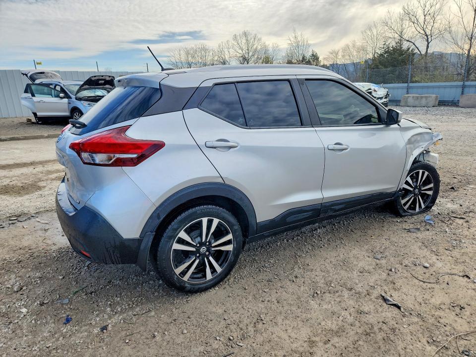 2018 Nissan Kicks sv