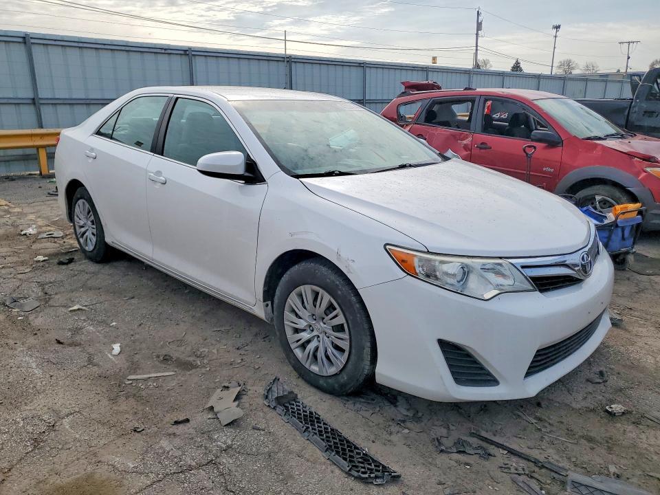 2014 Toyota Camry le