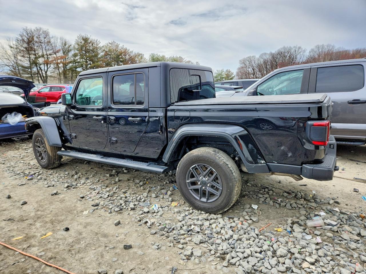 2024 Jeep Gladiator Sport