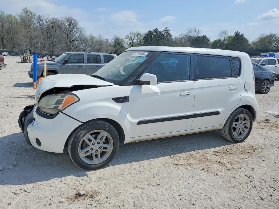 2010 KIA Soul +