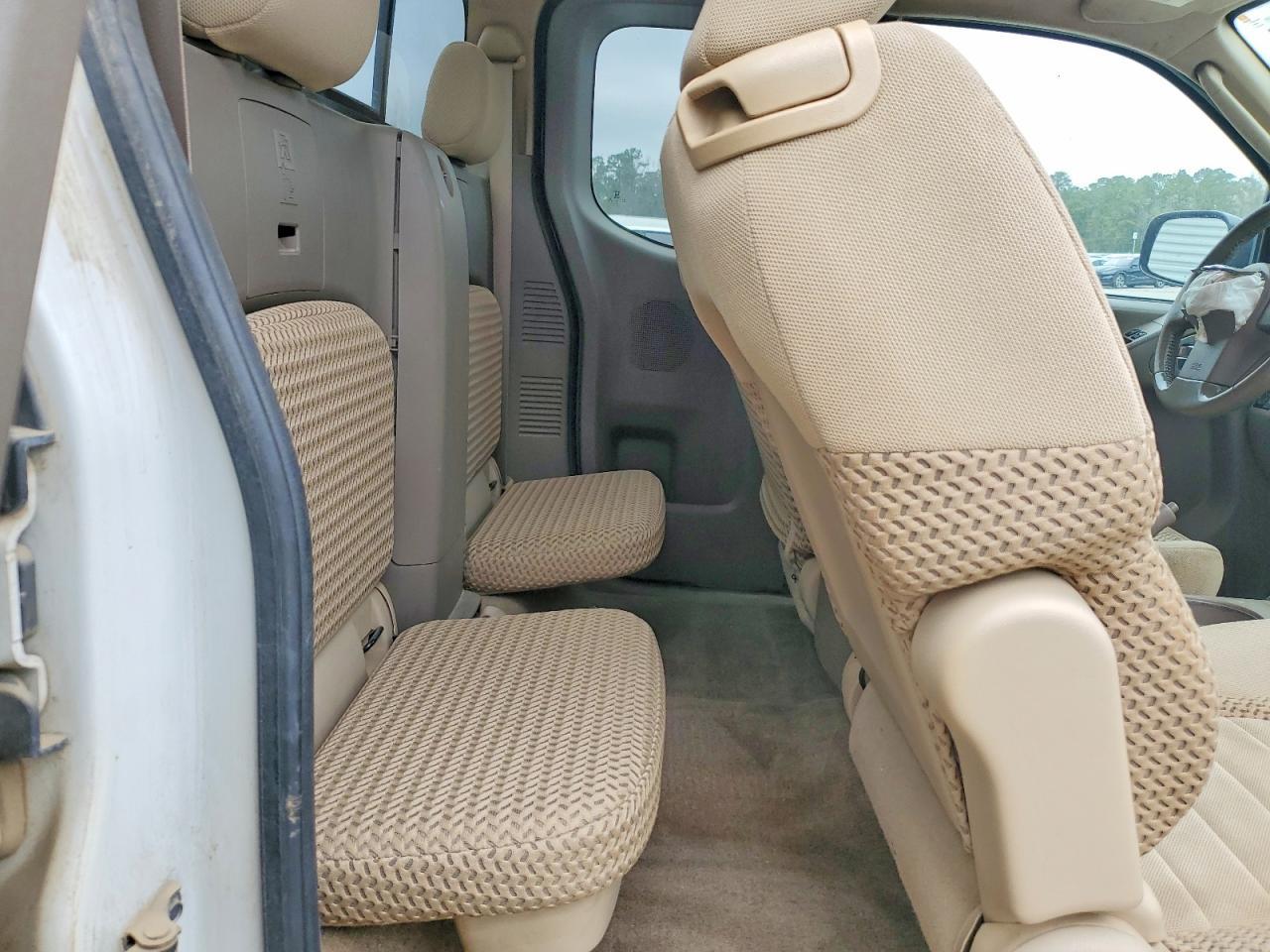 2011 Nissan Frontier SV V6