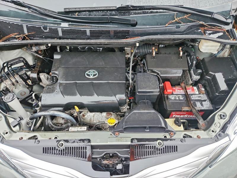 2014 Toyota Sienna Limited 7-passenger
