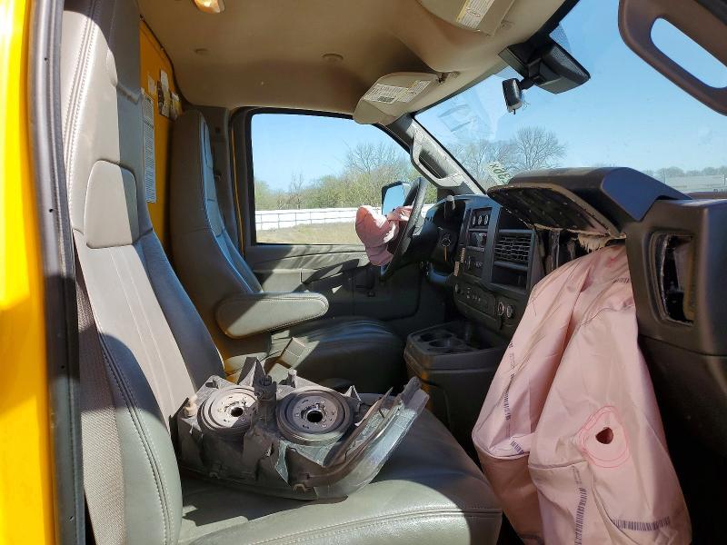 2022 GMC Savana BOX Truck