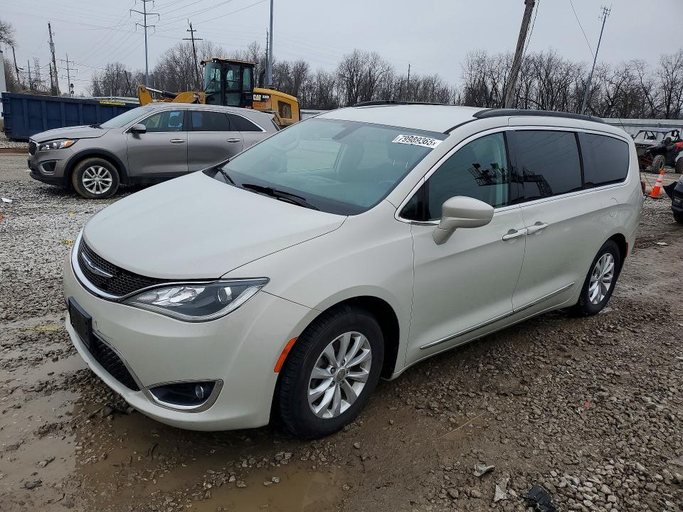 2017 Chrysler Pacifica Touring l