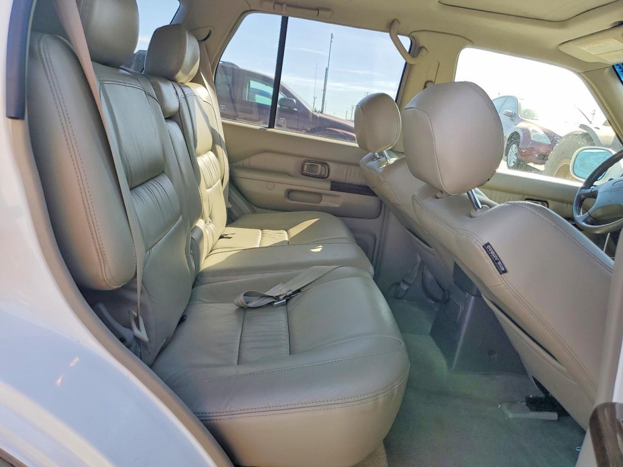 2000 Infiniti QX4 Base