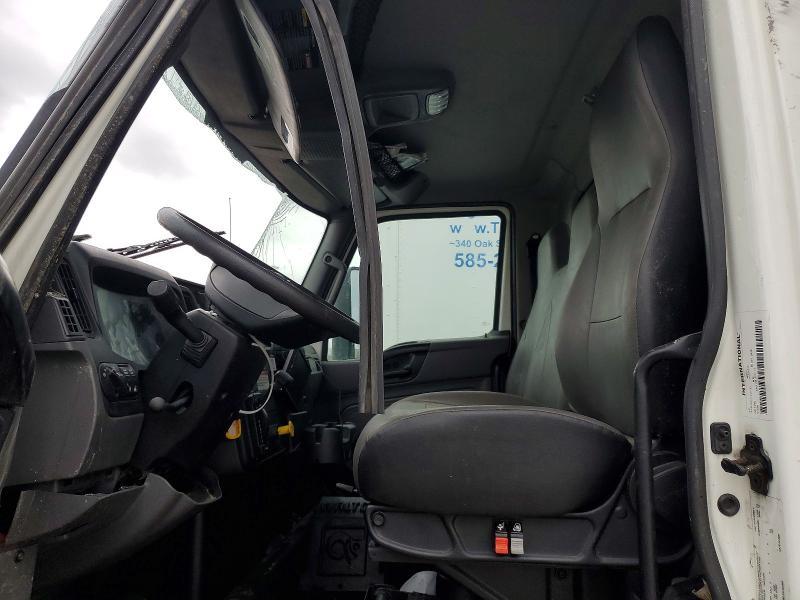 2022 International MV607-BOX Truck