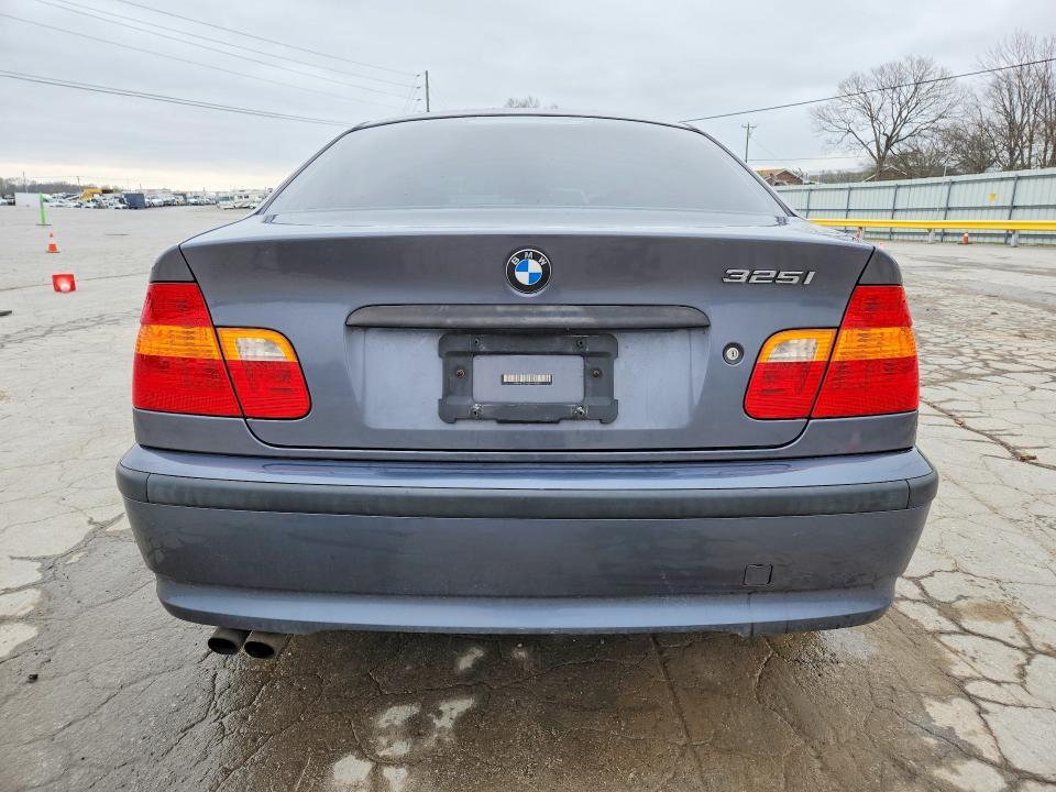 2002 BMW 325 i