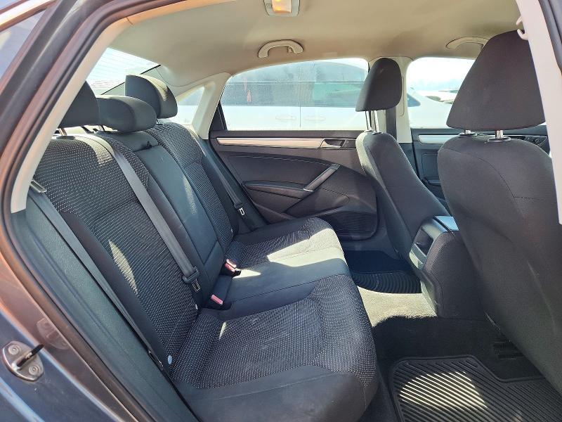 2016 Volkswagen Passat s