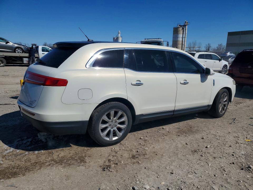 2014 Lincoln Townhouse MKT