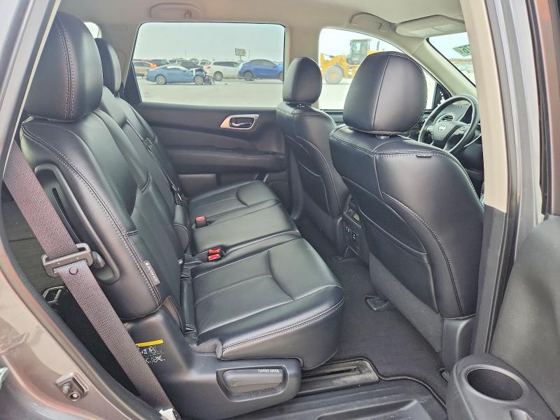 2020 Nissan Pathfinder sl