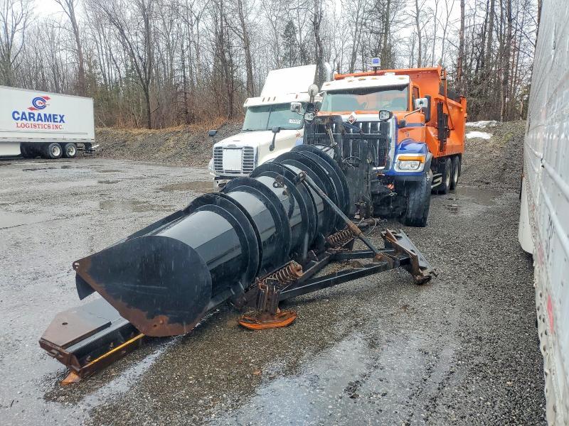 2025 International Hx520