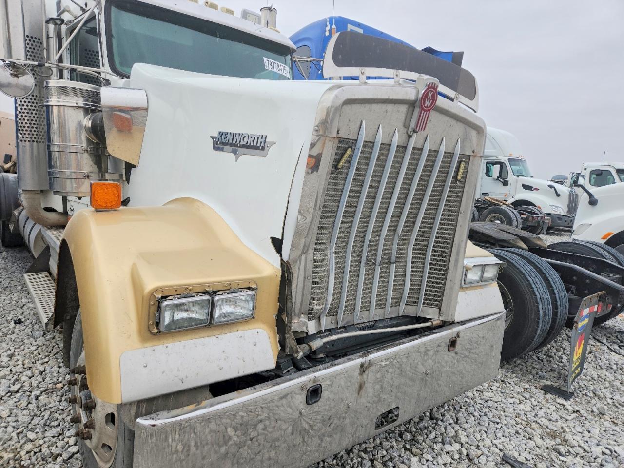 2008 Kenworth W900 Semi Truck