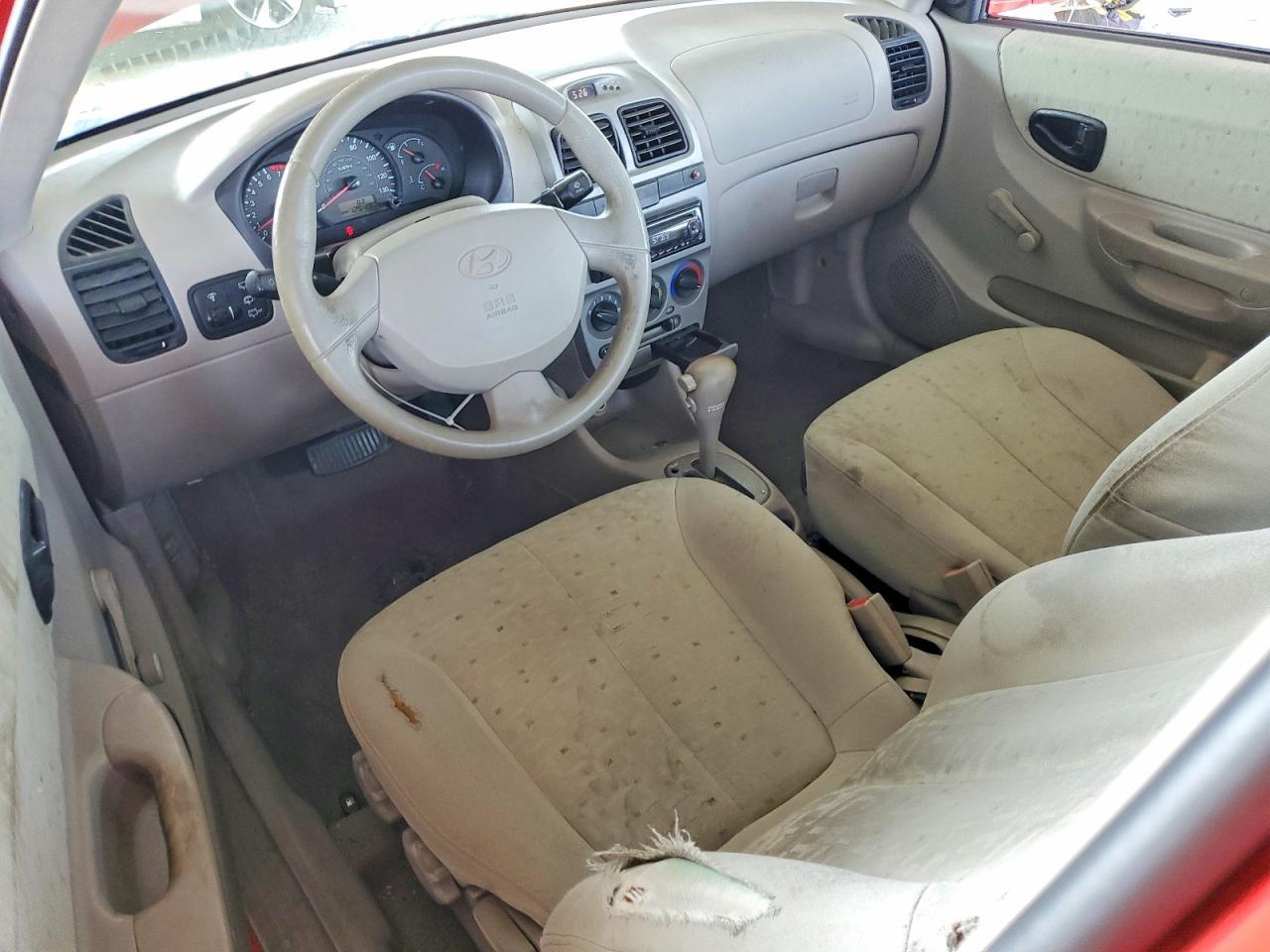 2004 Hyundai Accent gl