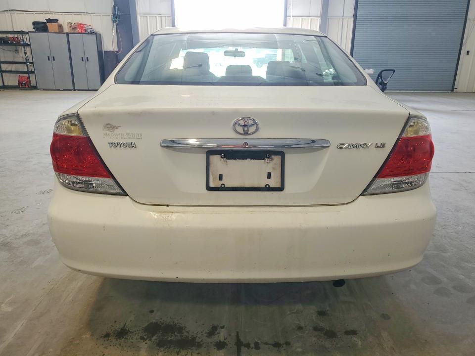2005 Toyota Camry le