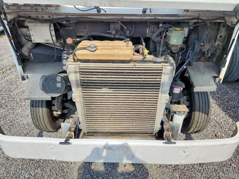 2007 Freightliner MT45G Chassis Delivery Truck