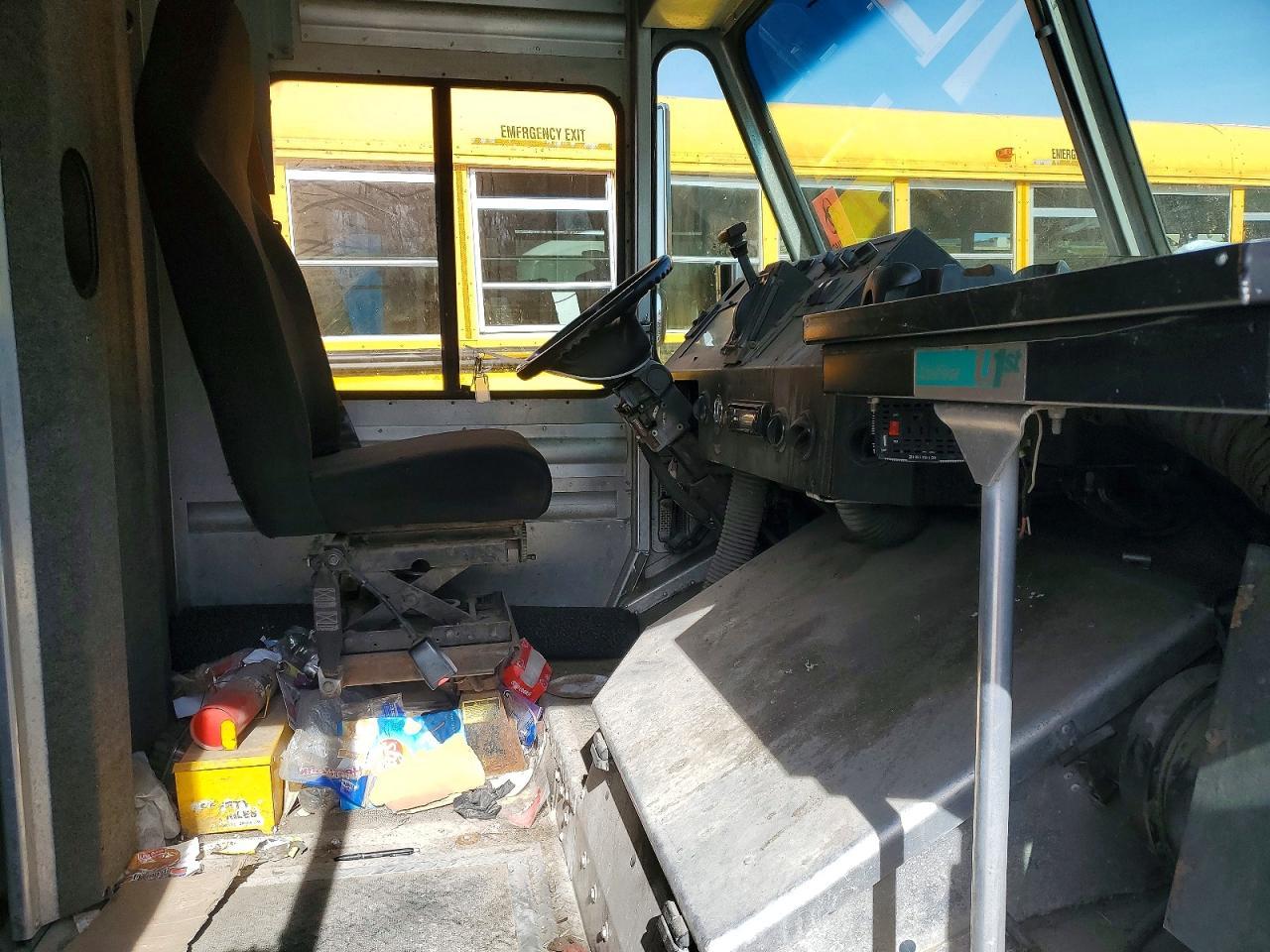 2009 Workhorse Custom Chassis W42 Delivery Truck