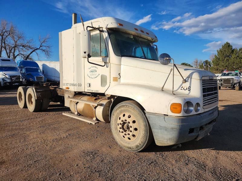 2001 Freightliner CST120 Semi Truck