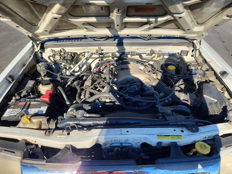 2000 Nissan Frontier XE