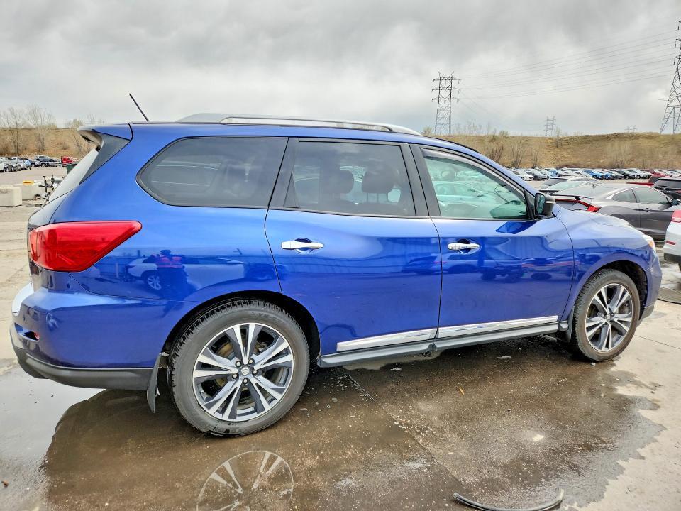 2017 Nissan Pathfinder Platinum