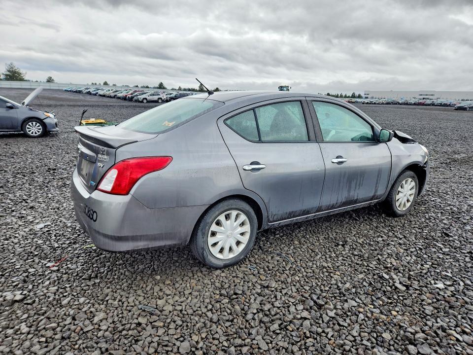 2016 Nissan Versa 1.6 sv