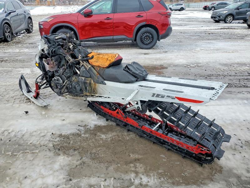 2023 Skidoo Summit X 850 E-TEC