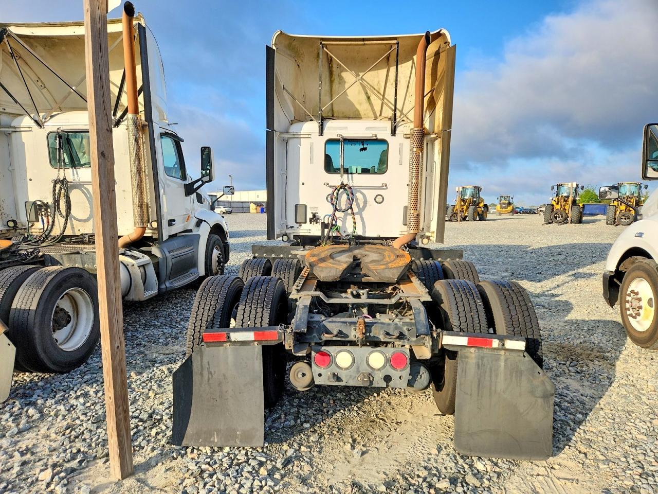 2017 Kenworth T680 Semi Truck