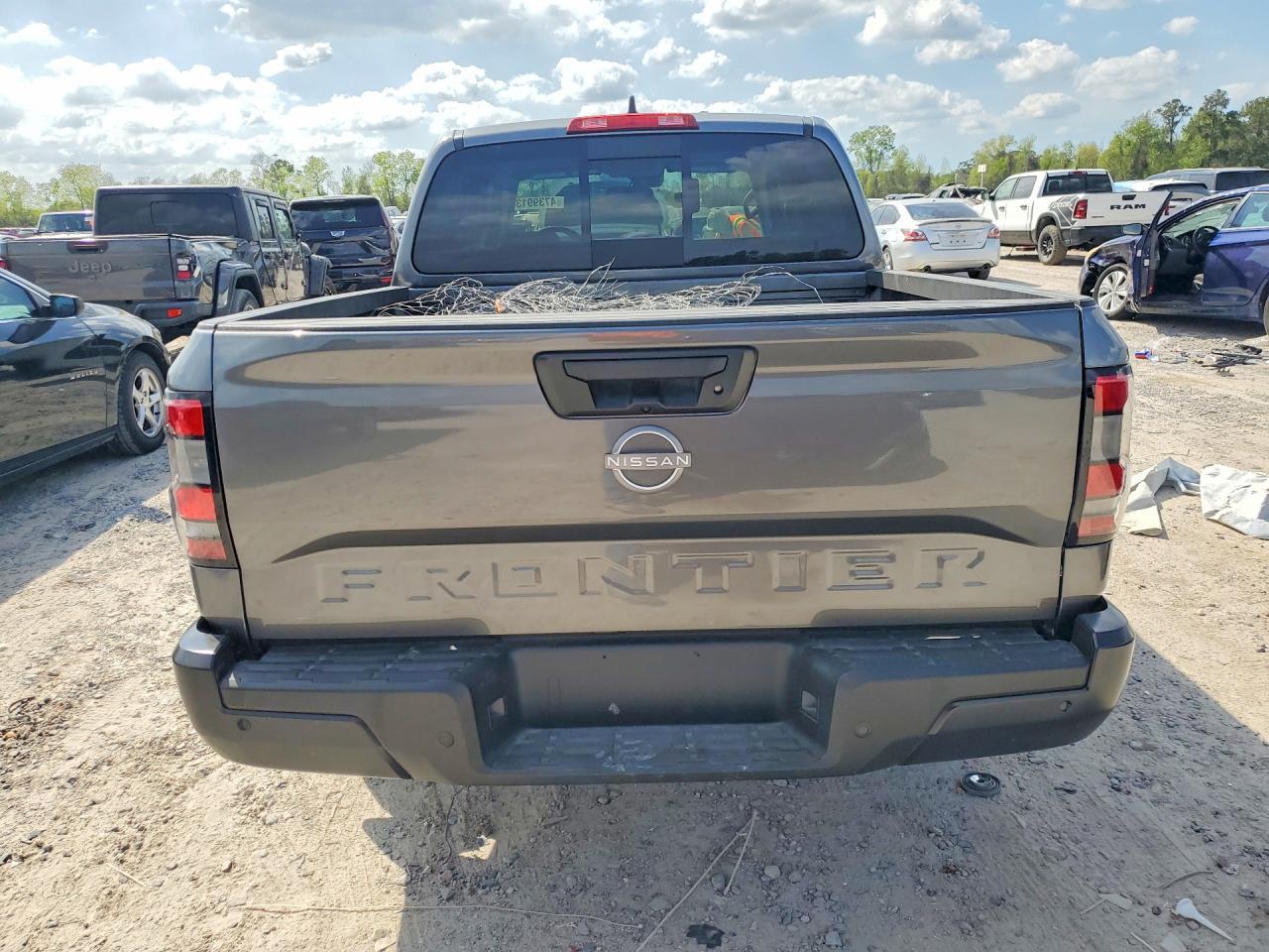 2025 Nissan Frontier S