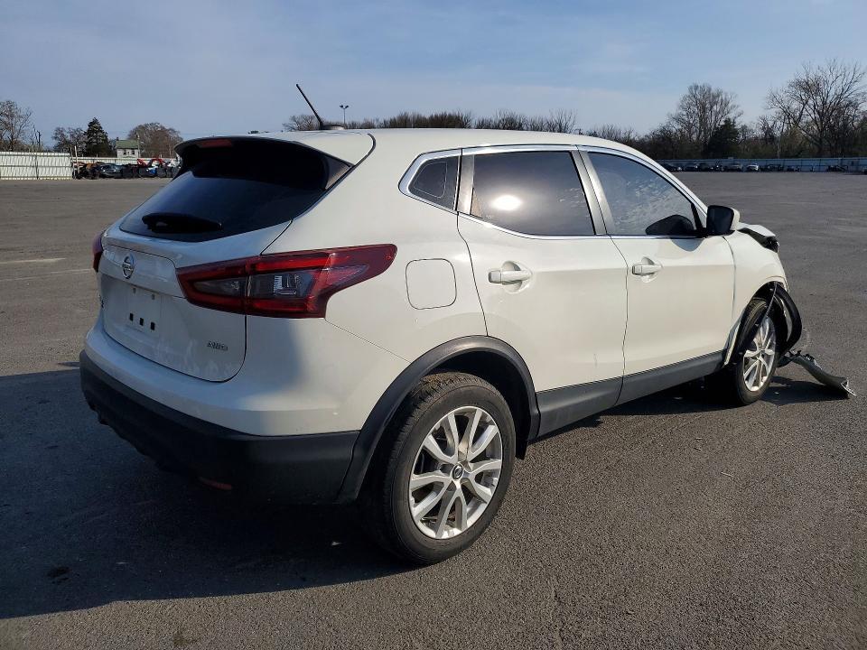 2022 Nissan Rogue Sport s