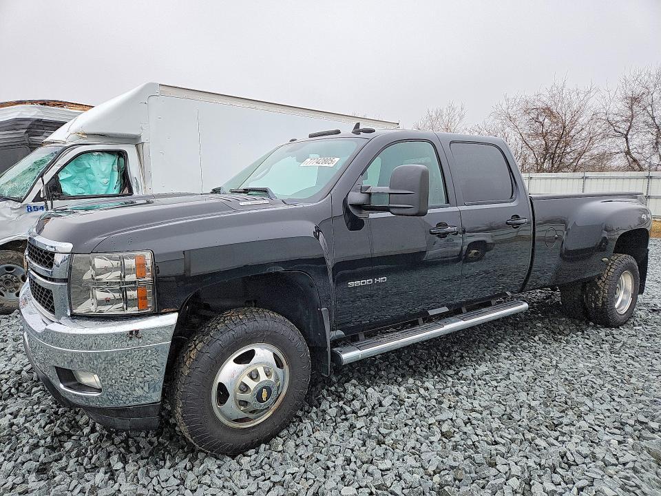 2011 Chevrolet Silverado K3500 ltz