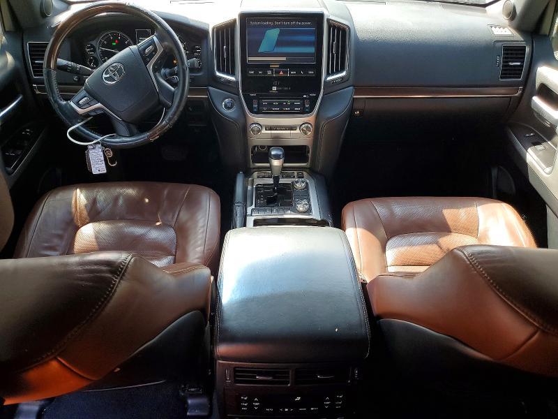 2016 Toyota Land Cruiser Base