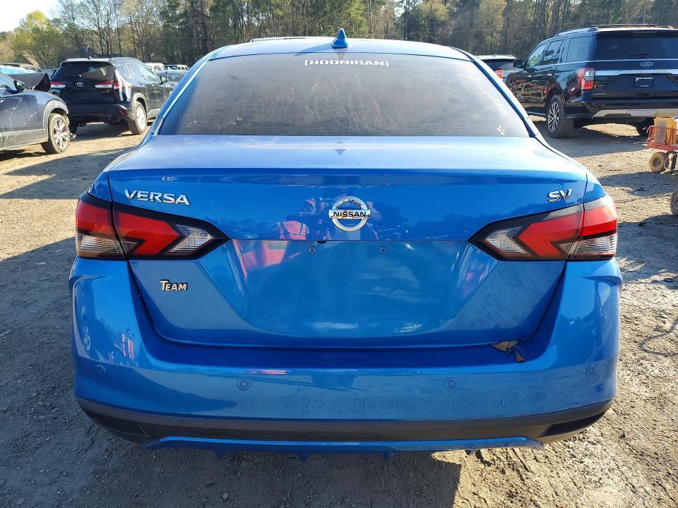 2021 Nissan Versa sv