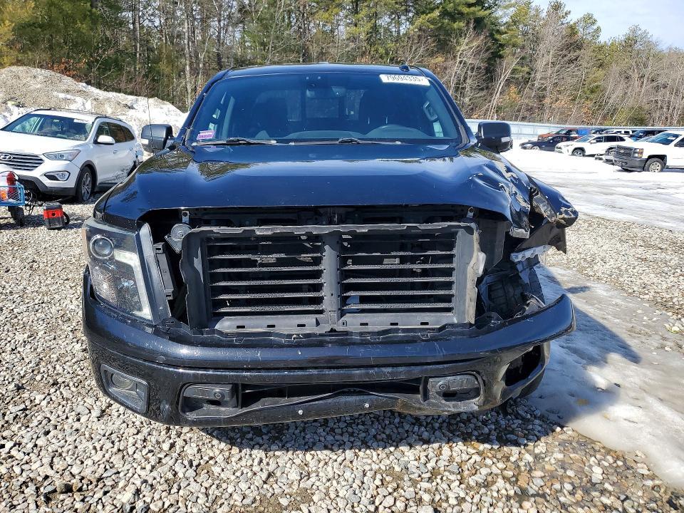 2018 Nissan Titan SV