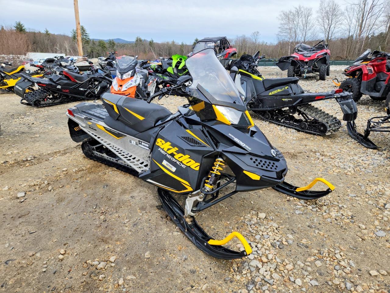 2013 Skidoo Renegade 550F Sport