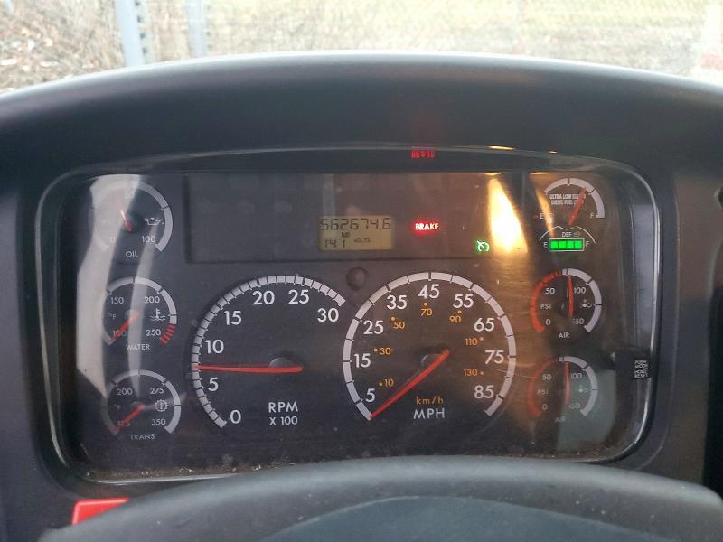 2015 Freightliner Business Class M2 BOX Truck