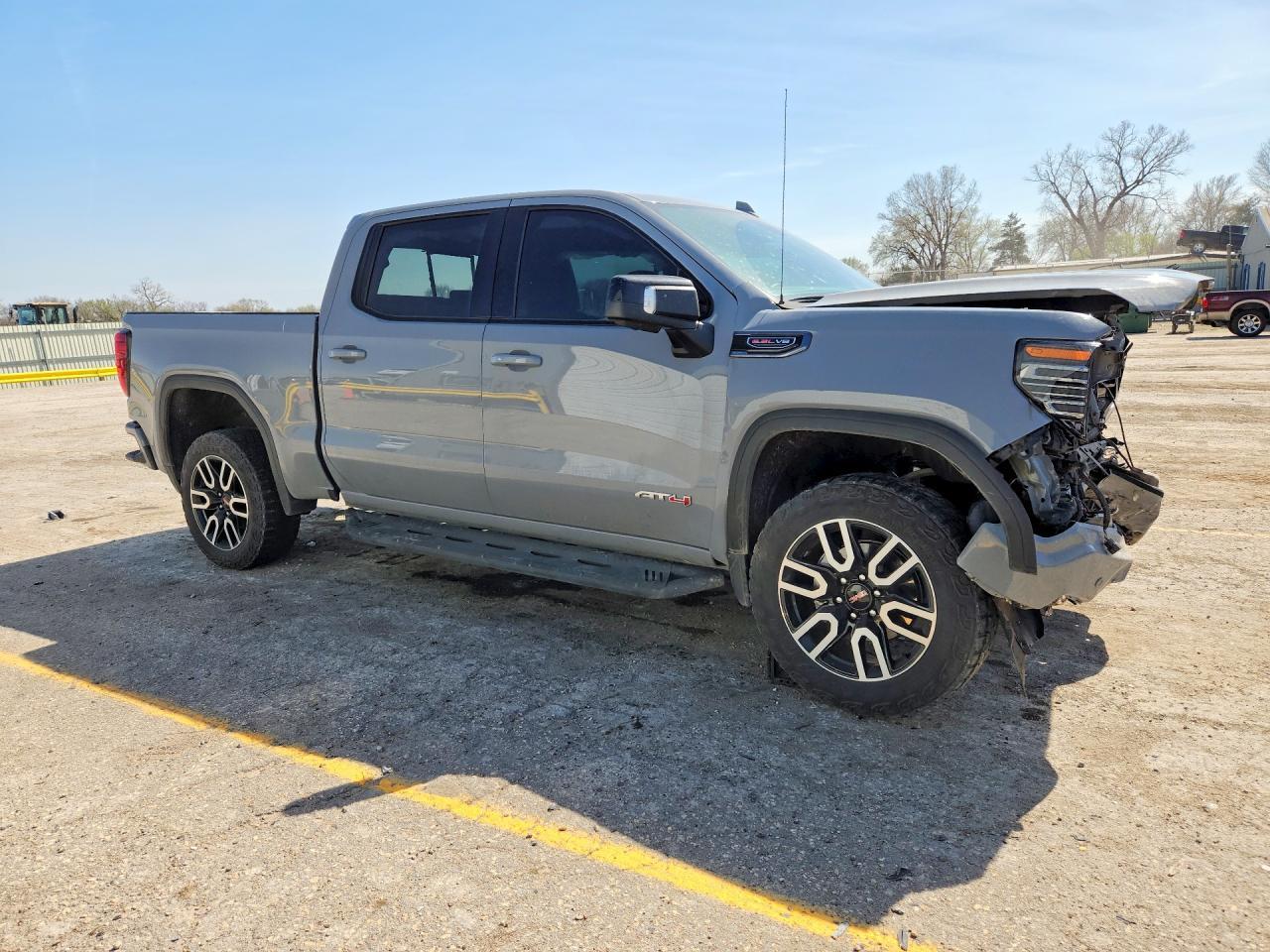 2024 GMC Sierra K1500 AT4