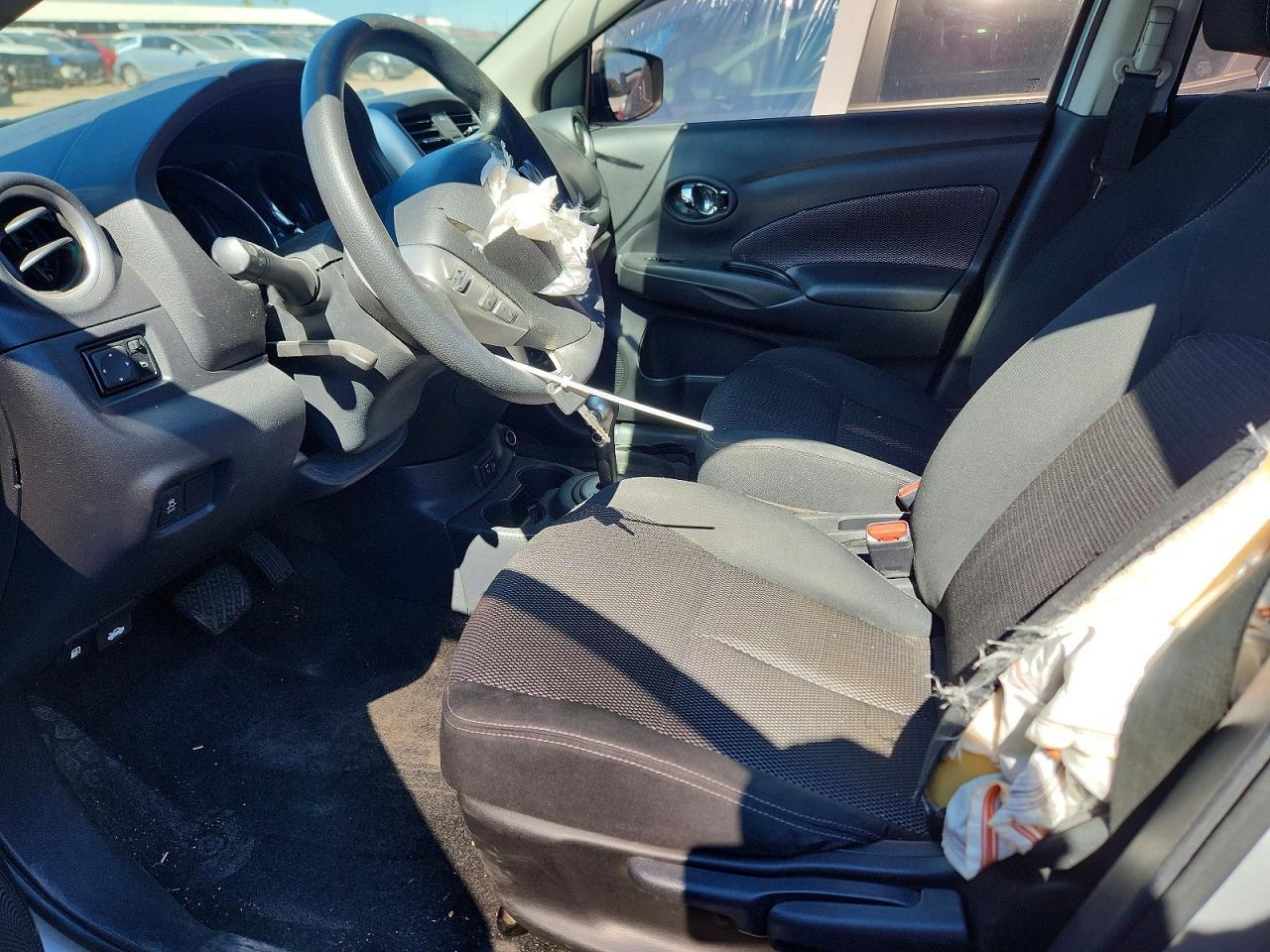 2019 Nissan Versa sv