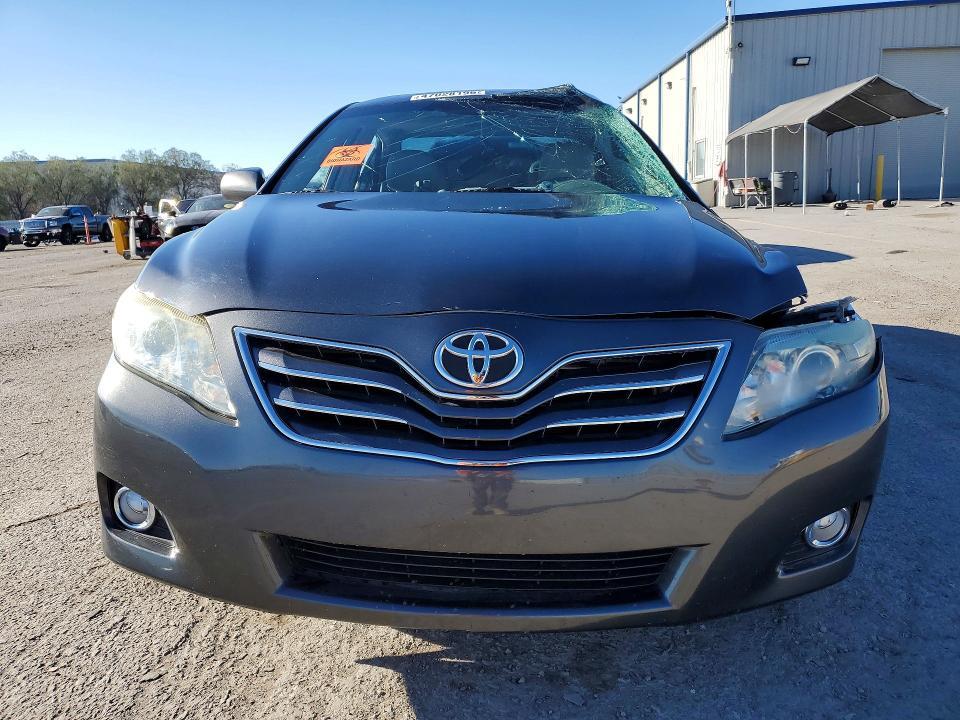 2011 Toyota Camry xle V6