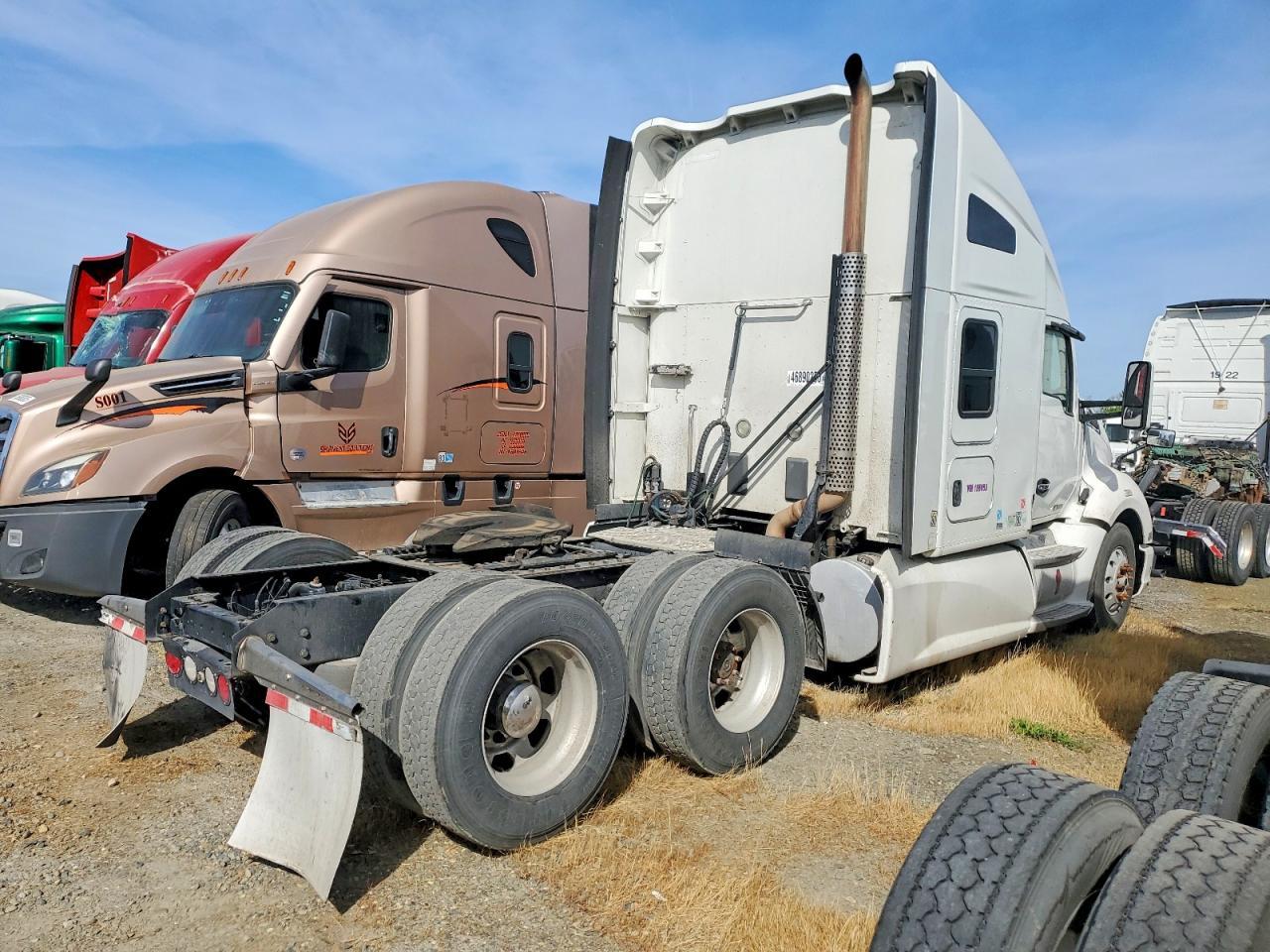 2017 Kenworth T680 Semi Truck