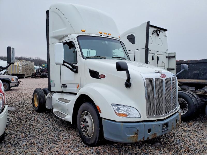 2018 Peterbilt 579 Semi Truck