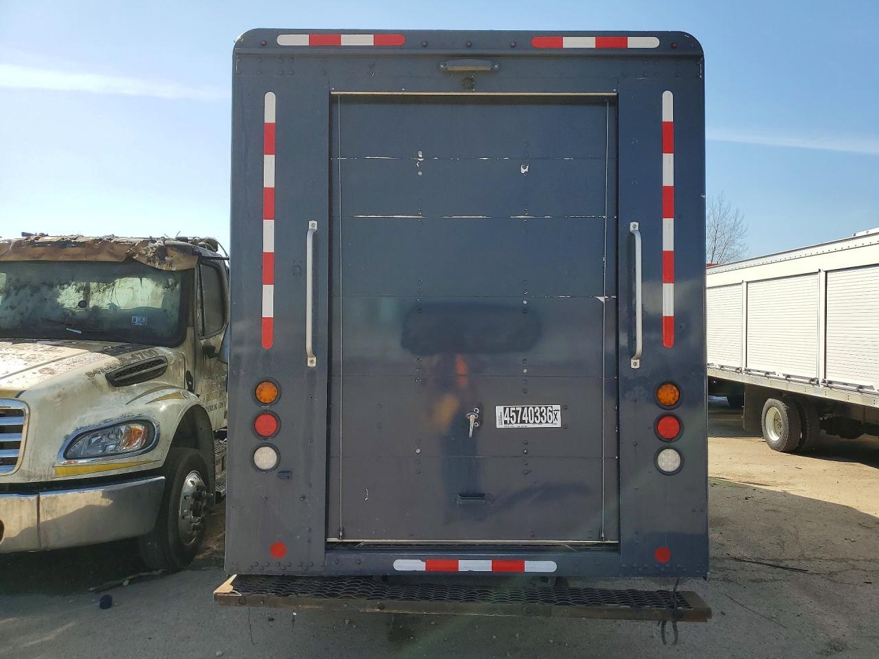 2021 Freightliner MT45G Chassis Delivery Truck