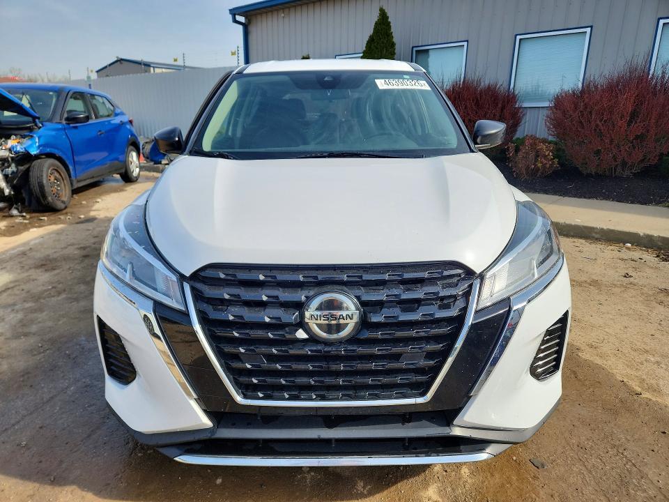 2021 Nissan Kicks s