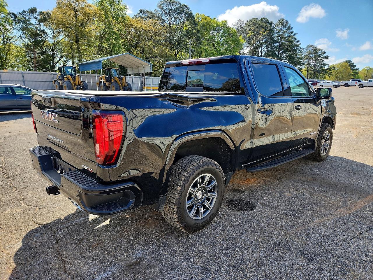 2024 GMC Sierra K1500 AT4