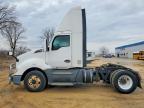 2016 Kenworth T680 Semi Truck