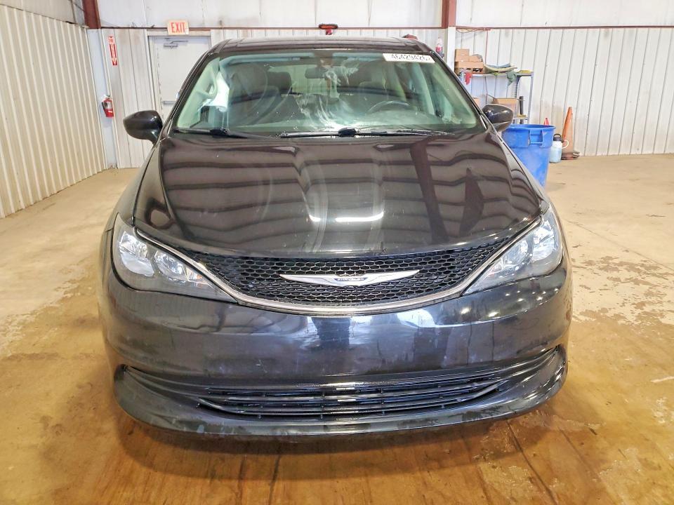 2020 Chrysler Voyager lx