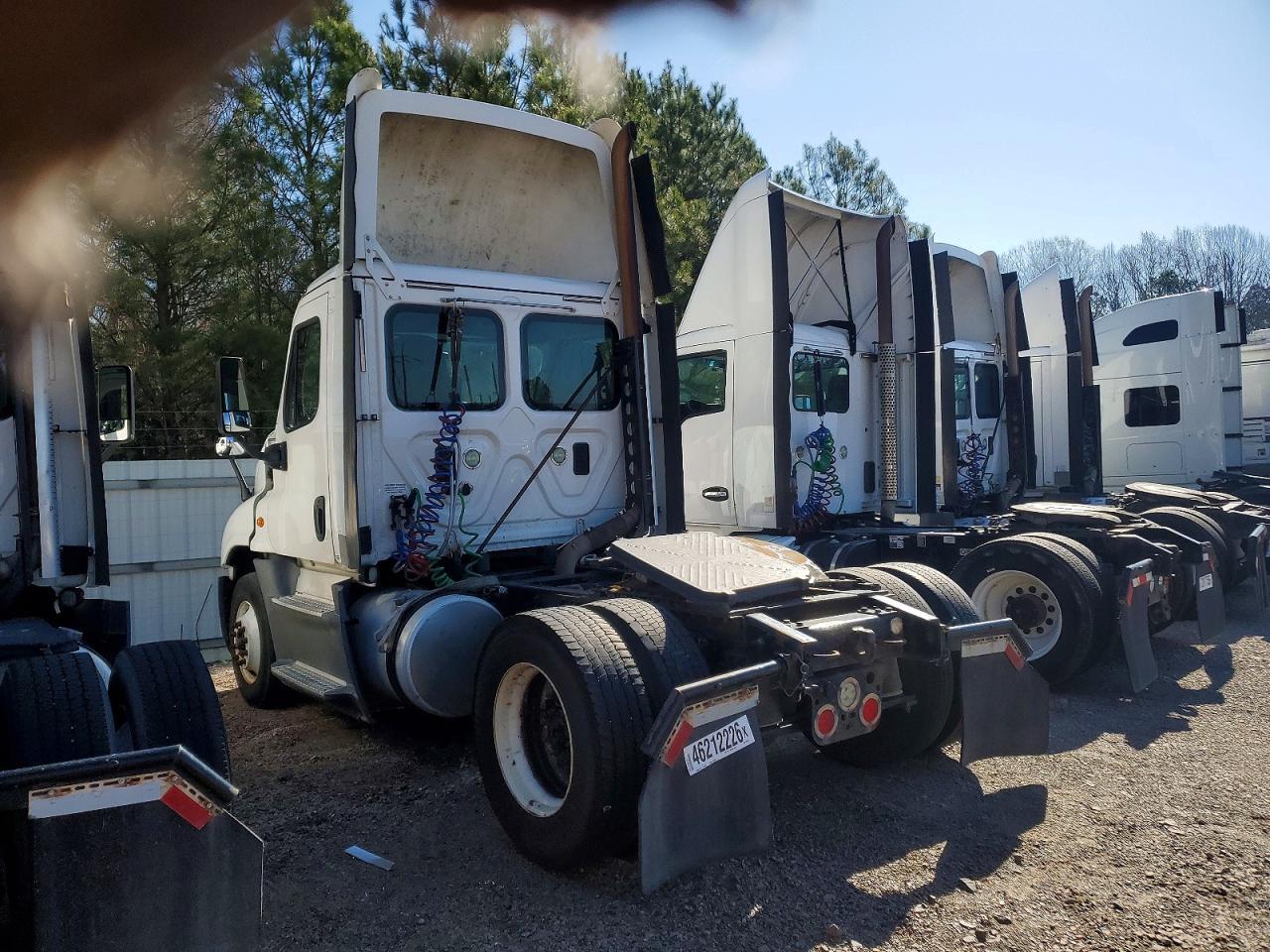2016 Freightliner Cascadia 125 Semi Truck