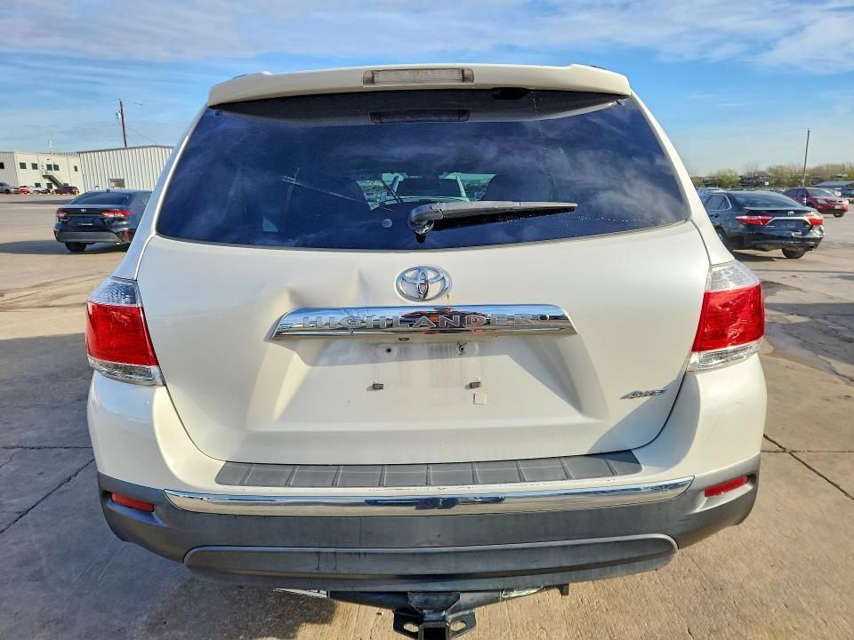 2013 Toyota Highlander se